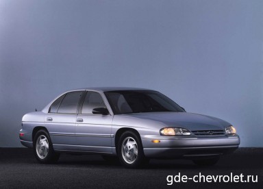 : Chevrolet Lumina спереди, сбоку