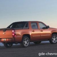 : Chevrolet Avalancheсзади, сбоку