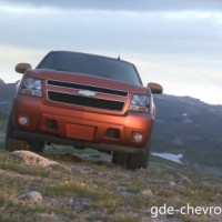 : Chevrolet Avalanche спереди