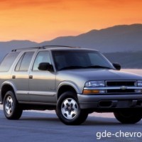 : Chevrolet Blazer спереди, сбоку