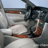 : Фото Chevrolet Evanda салон