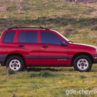 : Chevrolet Tracker сбоку