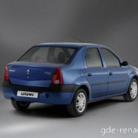 : Renault Logan сзади