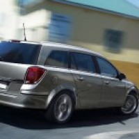 : Opel Astra Family сзади-сбоку