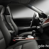 : Хонда Кросстур передние сидения