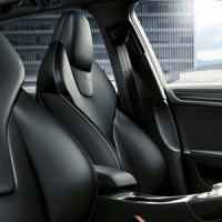 : Ауди RS 4 Авант передние сиденья