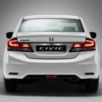 Honda Civic 4D: сзади