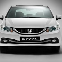 Honda Civic 4D: спереди