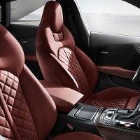 Audi S7 Sportback: передние сидения