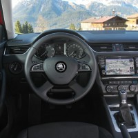Škoda Octavia Combi Scout: место водителя
