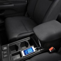 Honda CR-V 2,0: центральный передний подлокотник